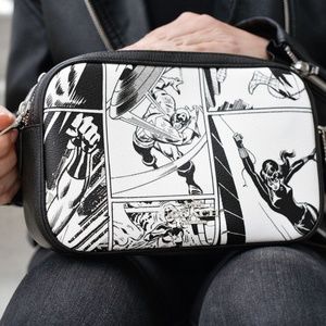 ❤️ LIMITED EDITION MARVEL 💙 coach bag !!